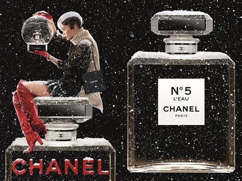 chanel 5 christmas 2019 ad|CHANEL NO. 5 L’EAU HOLIDAY 2019 FRAGRANCE .